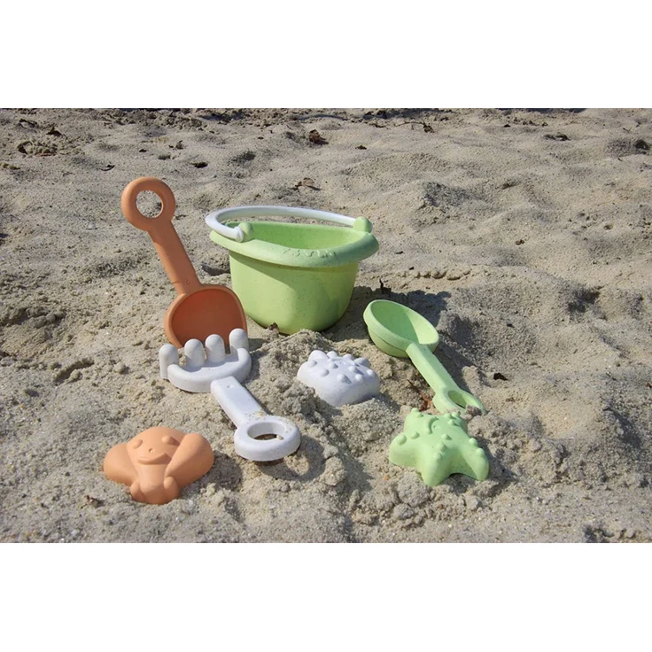 Mein erstes Sandspielzeug Set mit Eimer, 3 Schaufeln und 3 FÃ¶rmchen, ab 18 Monaten, Verwendung nachhaltiger Rohstoffe – Bild 7