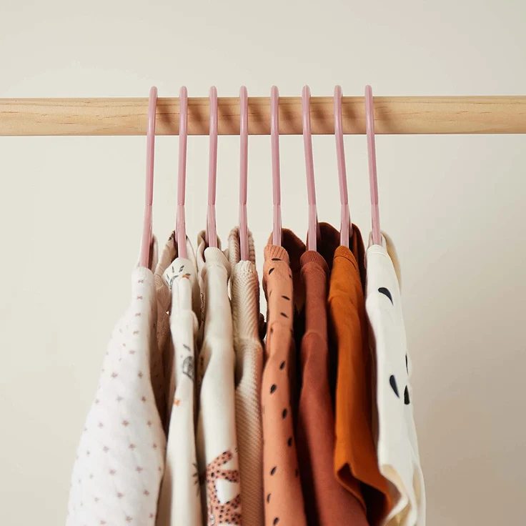Bieco Kleiderbügel Kinder 16 St. Altrosa | Länge ca. 30 cm | Baby Kleiderbügel | Kunststoff Kleiderbügel Kinder Baby | Baby Organiser Für Kleiderschrank | Kleiderbügel Baby | Baby Clothes Hangers – Bild 5