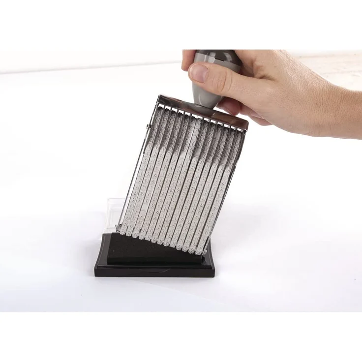 Rayher 29019000 Wortbandstempel, 13 individuell einstellbare Bänder mit Buchstaben, Zahlen und Zeichen, Schrifthöhe: 4 mm Wort- / Textlänge: 68 mm – Bild 4