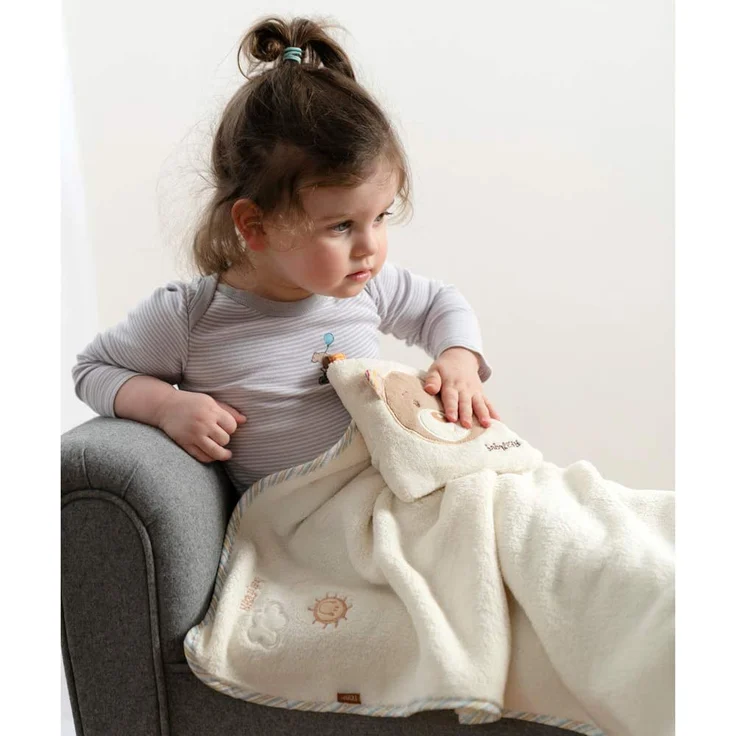 Fehn 160932 Kirschkernkissen Teddy – wohltuendes Wärme- und Kältekissen mit süßer Teddy Applikation für Babys und Kleinkinder ab 0+ Monaten – Maße: 16 x 16 cm – Bild 3