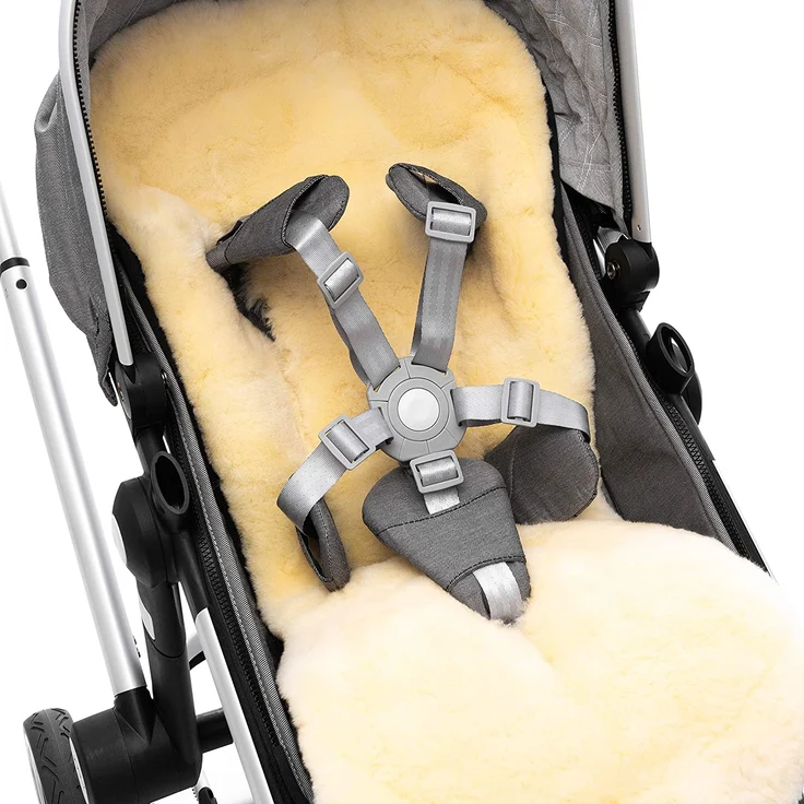 Lammfell-Einlage STAR von WERNER CHRIST BABY – Universelle Baby Sitzauflage für Kinderwagen und Buggy aus medizinischem Fell (deutsche Qualität) – Bild 2