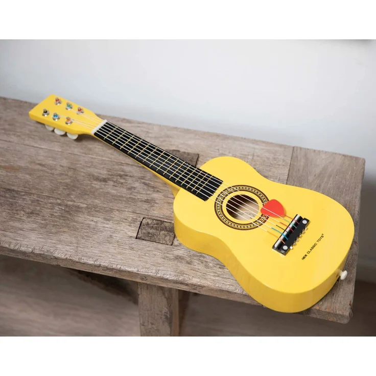 New Classic Toys - 10343 - Musikinstrument - Spielzeug Holzgitarre - Gelb – Bild 4