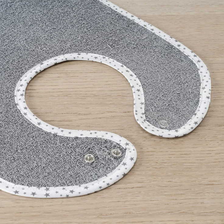 Wörner 2er Set Baby Lätzchen - 2 Stück größenverstellbare Frottee Kinderlätzchen mit Druckknopf - extra lang, saugfähig, ÖkoTex geprüft - 100% Baumwolle - Sterne Grau – Bild 3