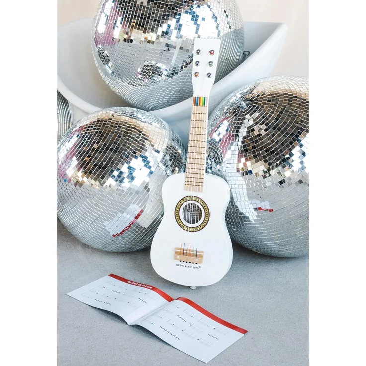 New Classic Toys 10346 Gitarrenspielzeug aus Holz, Weiß – Bild 6