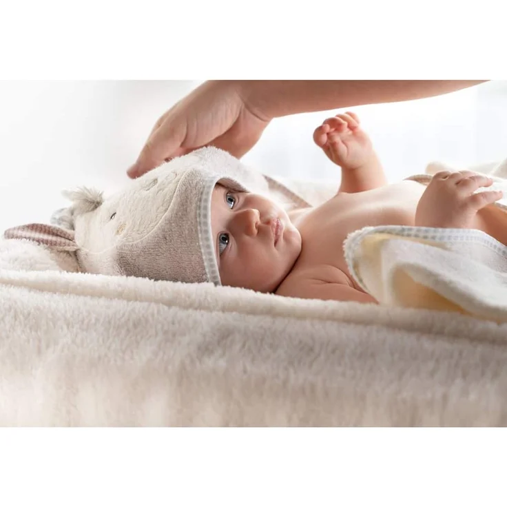 Fehn 058208 Kapuzenbadetuch Lama – Kuscheliges Handtuch mit Kapuze und Lama – Für Babys und Kleinkinder ab 0+ Monaten – Maße: 80 x 80 cm – Bild 4