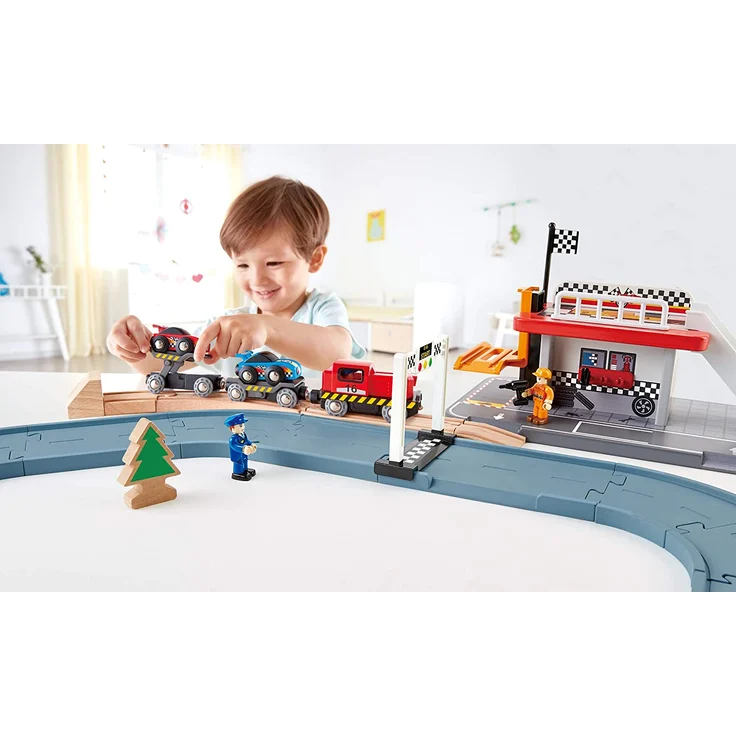 Hape E3735 Rennwagen-Transporter, Spielfahzeug, Eisenbahn, blau/rot – Bild 3