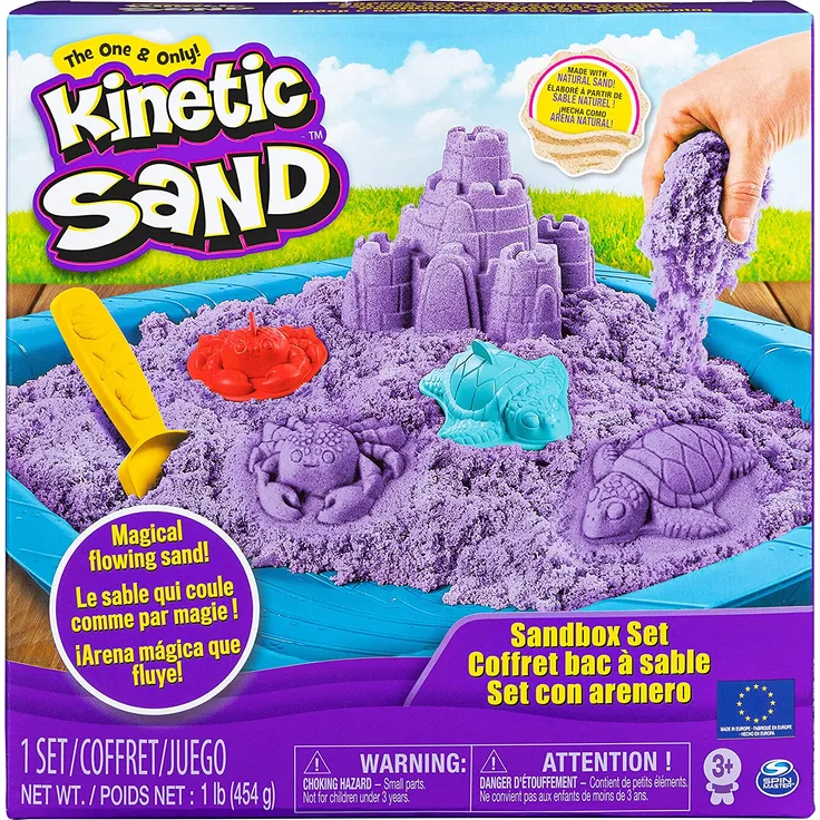 Kinetic Sand Sand Box Set mit lila Kinetic Sand, 3 Förmchen und Schaufel