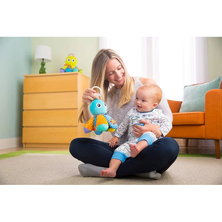 Lamaze Baby Spielzeug "Sam, der Oktopus" Clip & Go, das hochwertige Kleinkindspielzeug. Der quietschbunte Greifling fördert die Motorik und ist das perfekte Kinderwagenspielzeug und Kuscheltier - Preisvergleich – Bild 3