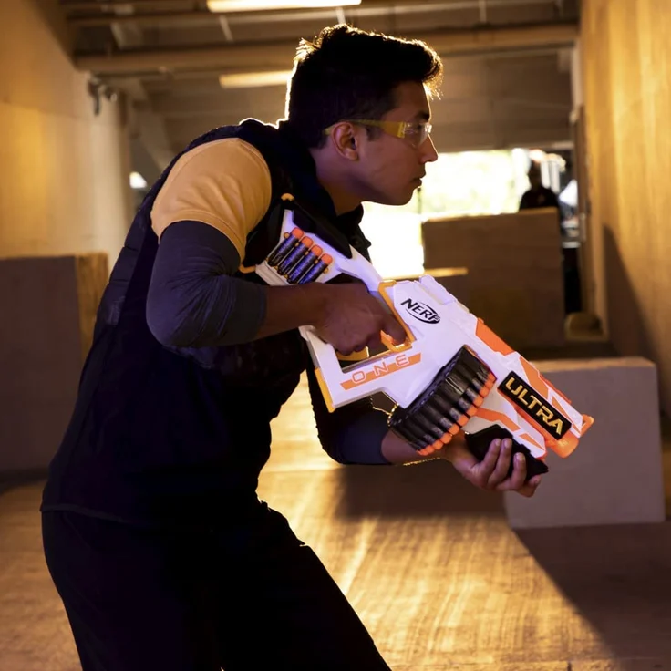 NERF Ultra One Motorized Blaster in recycelbarer Verpackung – Weiterentwickeltes Design, Trommelmagazin mit hoher Kapazität, 25 Ultra Darts – Bild 5