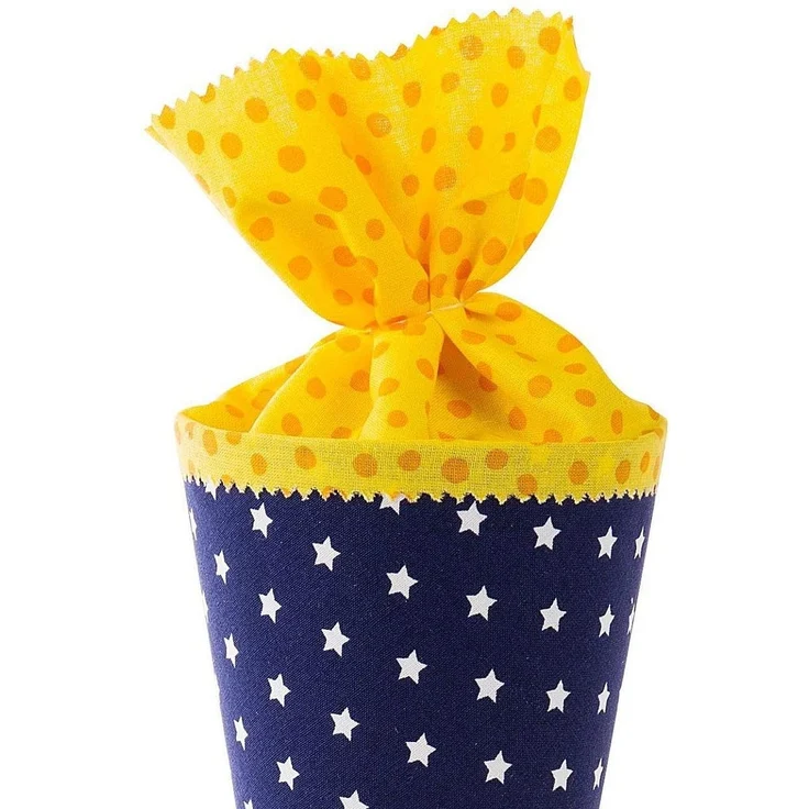 goldbuch 93552 Stoff-Schultüte, Zuckertüte mit Punkt- und Sternmuster, Geschwisterschultüte 35 cm, Geschwistertüte, Geschenktüte zur Einschulung und Schulanfang, Dunkelblau / Gelb – Bild 5