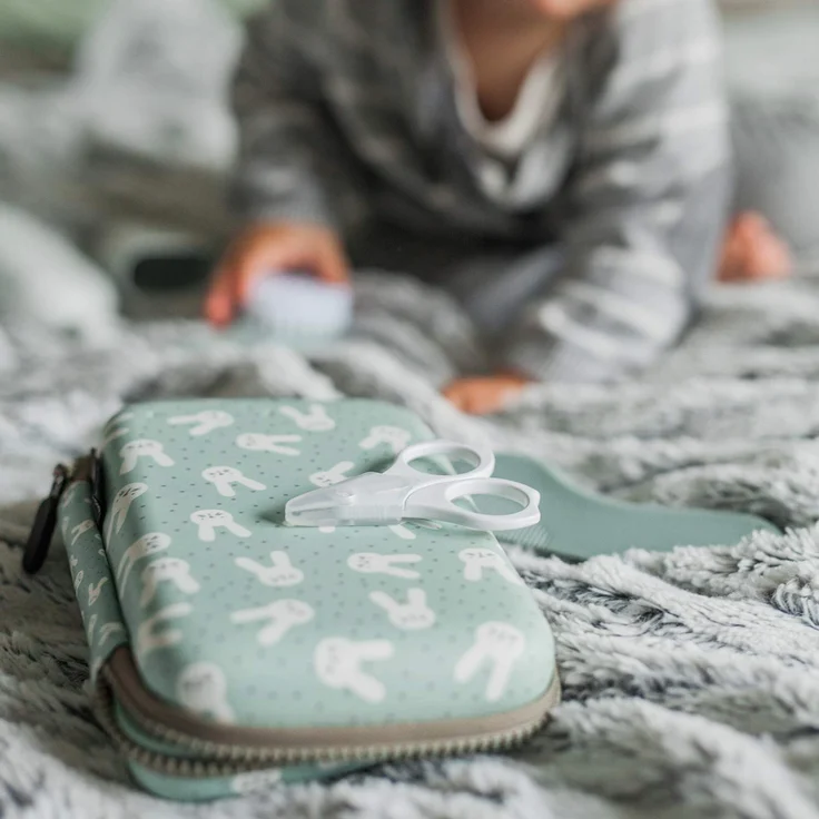 Suavinex, Baby Maniküre-Set mit Bürste, Kamm, Zahnbürste, Schere, Feile, Nagelknipser, Farbe Grün – Bild 11