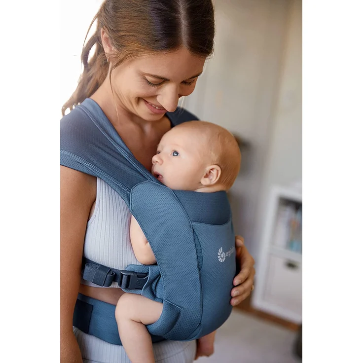 Ergobaby Embrace Neugeborenentrage Soft Air Mesh Blue – Bild 3