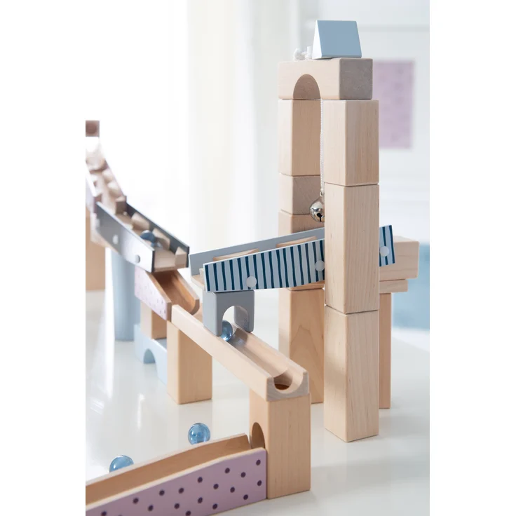 roba Kugelbahn, große Holzkugelbahn mit 100 Teilen, umfangreiche Aufbaumöglichkeiten – Bild 1