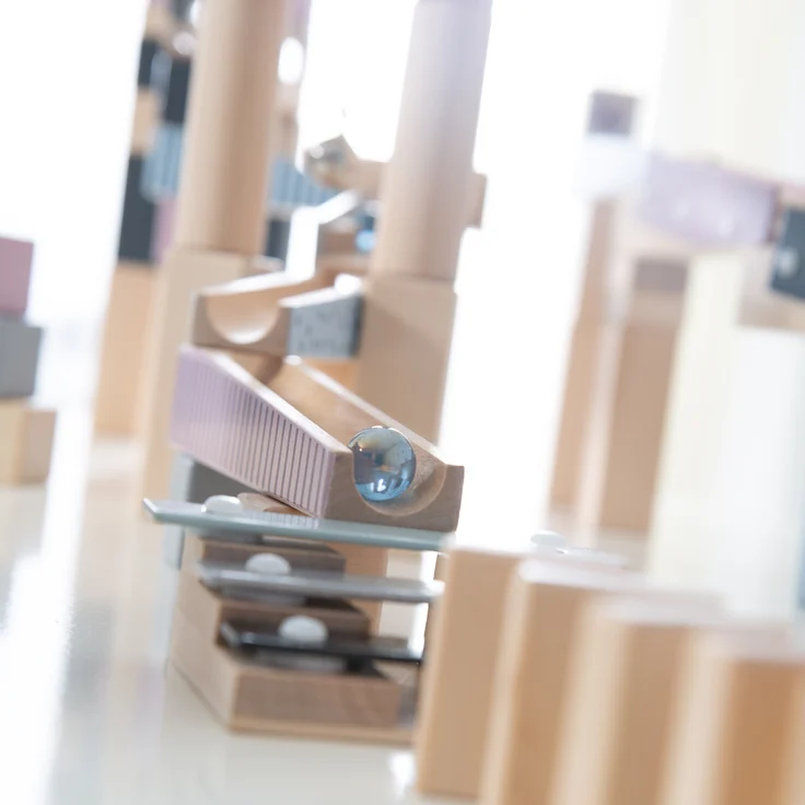 roba Kugelbahn, große Holzkugelbahn mit 100 Teilen, umfangreiche Aufbaumöglichkeiten – Bild 8