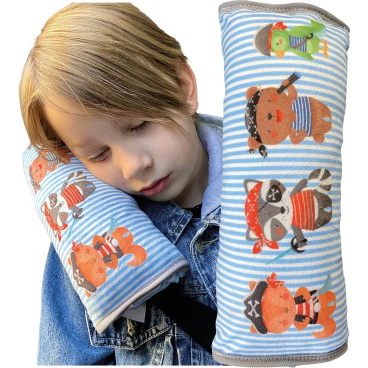 HECKBO Auto Schlafkissen Piraten Tiere Motiv für Kinder Mädchen Jungen - maschinenwaschbar – kuschelweich - Auto Gurtkissen, Gurtschoner, Gurtschutz Sitzerhöhung, Auto Kissen, Reisekissen, Urlaub