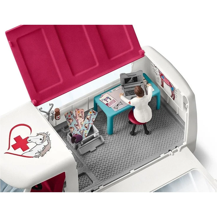 Schleich 'Horse Club' 42370 Mobile Tierärztin mit Hannoveraner Fohlen, ab 5 Jahren - Preisvergleich – Bild 4