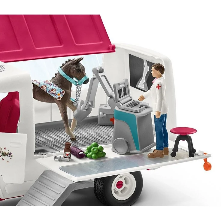 Schleich 'Horse Club' 42370 Mobile Tierärztin mit Hannoveraner Fohlen, ab 5 Jahren - Preisvergleich – Bild 5