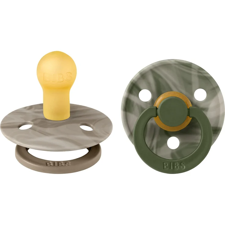 BIBS Colour Camo Schnuller 2er-Pack, BPA-frei, Kirschform Nippel. Naturkautschuk / Latex, Hergestellt in Dänemark. 0-6 Monate (2er Pack), Camouflage Hunter Green / Sand