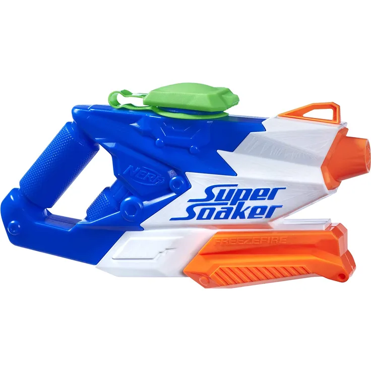 Hasbro Super Soaker 'FreezeFire 2.0' Wasserblaster, mit 0,6 Liter Wassertank, inkl. Einfüllöffnung für Eiswürfel, über 11 Meter Reichweite, ab 6 Jahren