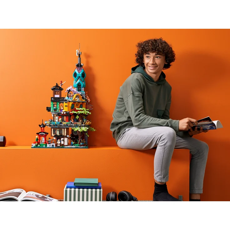LEGO NINJAGO 71741 'Die Gärten von NINJAGO City', 5685 Teile, ab 14 Jahren – Bild 9