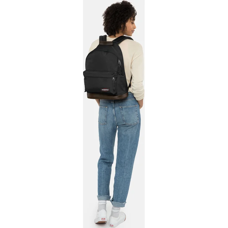 Eastpak 'Wyoming' Rucksack, 24 Liter, Nylon, Boden aus Leder, schwarz – Bild 4