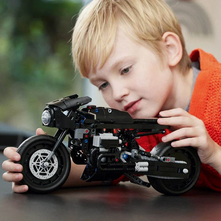 LEGO Technic 42155 'THE BATMAN - BATCYCLE', 641 Teile, ab 9 Jahren – Bild 5