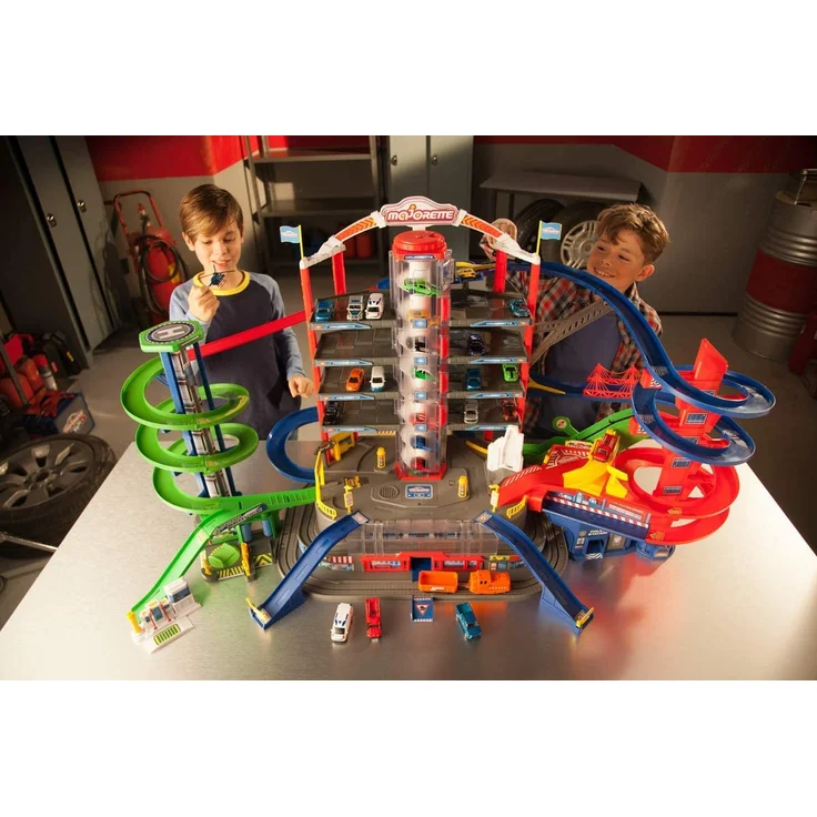 Majorette 'Super City Garage', motorisierte Bahn für Modellautos mit Parkplätzen und Eisenbahn, sieben Etagen, ab 5 Jahren – Bild 10