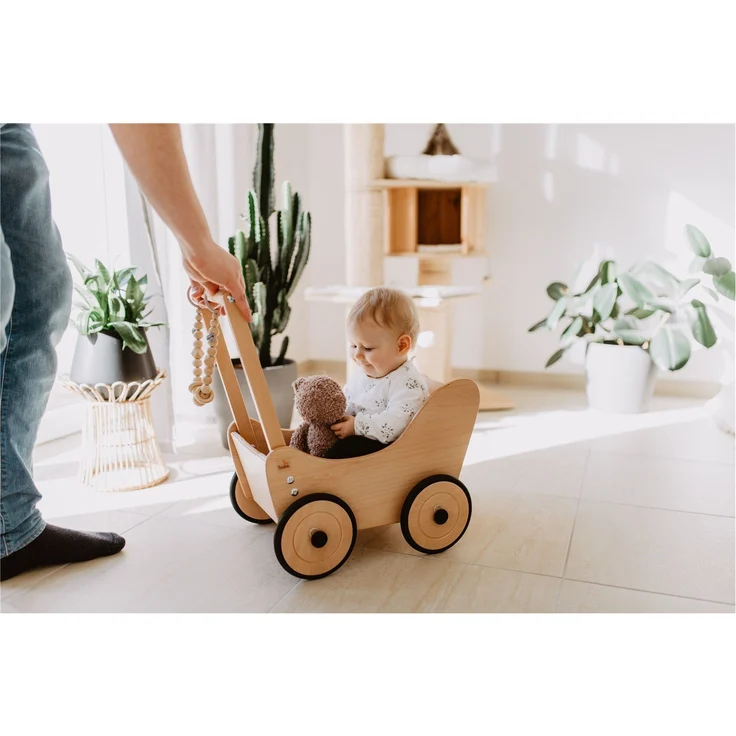 Pinolino 'Sarah' Puppenwagen, Buche klar lackiert, Lauflernhilfe mit gummierten Holzrädern, höhenverstellbarer Schiebegriff, für Kinder von 1-6 Jahren – Bild 6