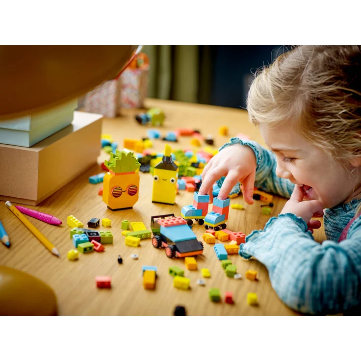 LEGO Classic 11027 'Neon Kreativ-Bauset', 333 Teile, ab 5 Jahren – Bild 5