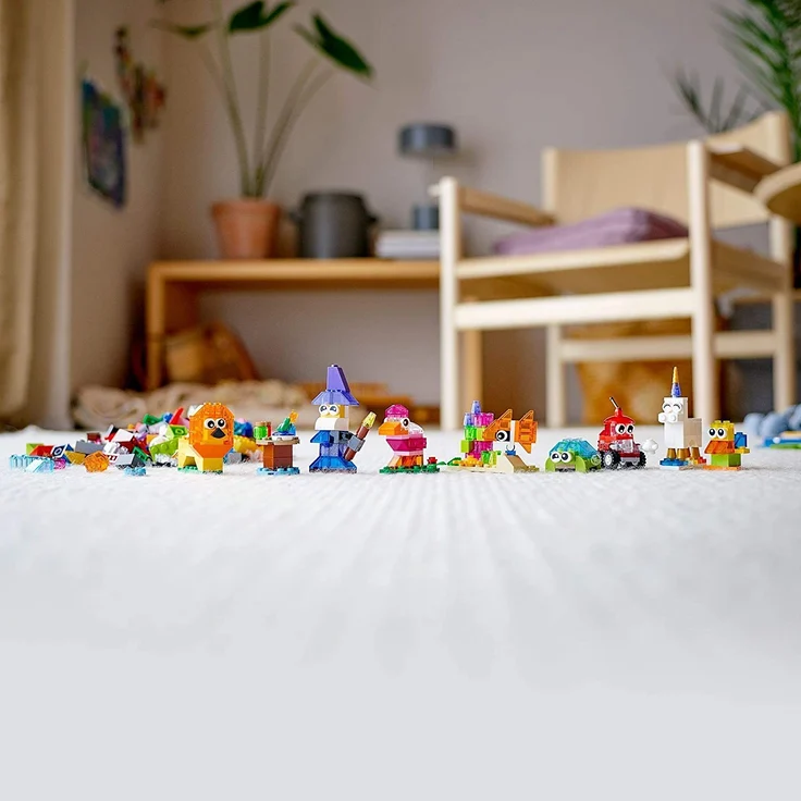 LEGO Classic 11013 'Kreativ-Bauset mit durchsichtigen Steinen', 500 Teile, ab 4 Jahren, Spielset mit acht inspirierenden Bauideen – Bild 8