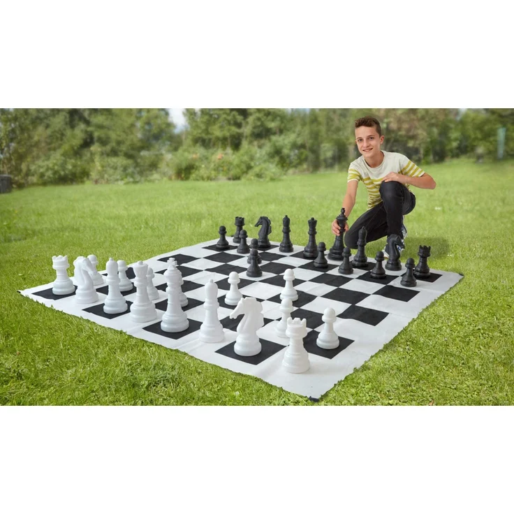 alldoro 60080 'Garten Schach', Outdoor Schachspiel, Gartenschach mit 32 Schachfiguren, Tragetasche, große Spielmatte (158 x 158 cm) mit Schachbrett Muster, ab 3 Jahre – Bild 6