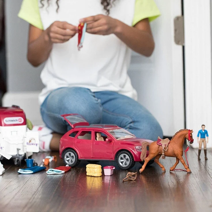 Schleich Horse Club 42535 'Abenteuer mit Auto und Pferdeanhänger', ab 5 Jahren, 18 Teile – Bild 6