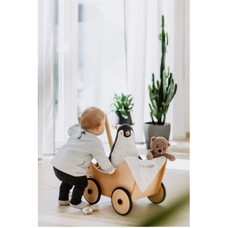 Pinolino 'Sarah' Puppenwagen, Buche klar lackiert, Lauflernhilfe mit gummierten Holzrädern, höhenverstellbarer Schiebegriff, für Kinder von 1-6 Jahren – Bild 4