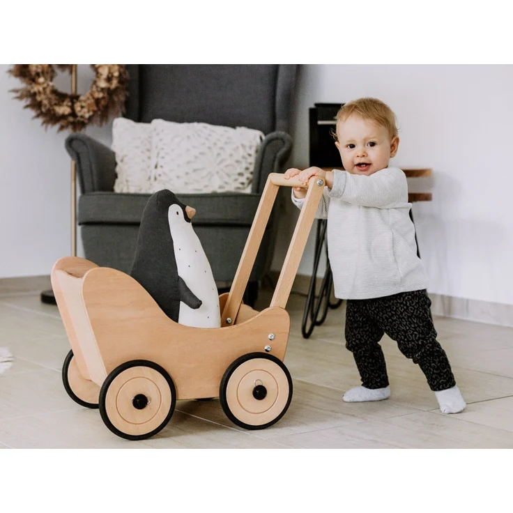 Pinolino 'Sarah' Puppenwagen, Buche klar lackiert, Lauflernhilfe mit gummierten Holzrädern, höhenverstellbarer Schiebegriff, für Kinder von 1-6 Jahren – Bild 3