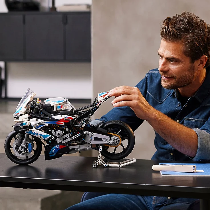 LEGO Technic 42130 'BMW M 1000 RR', 1920 Teile, ab 18 Jahren – Bild 5