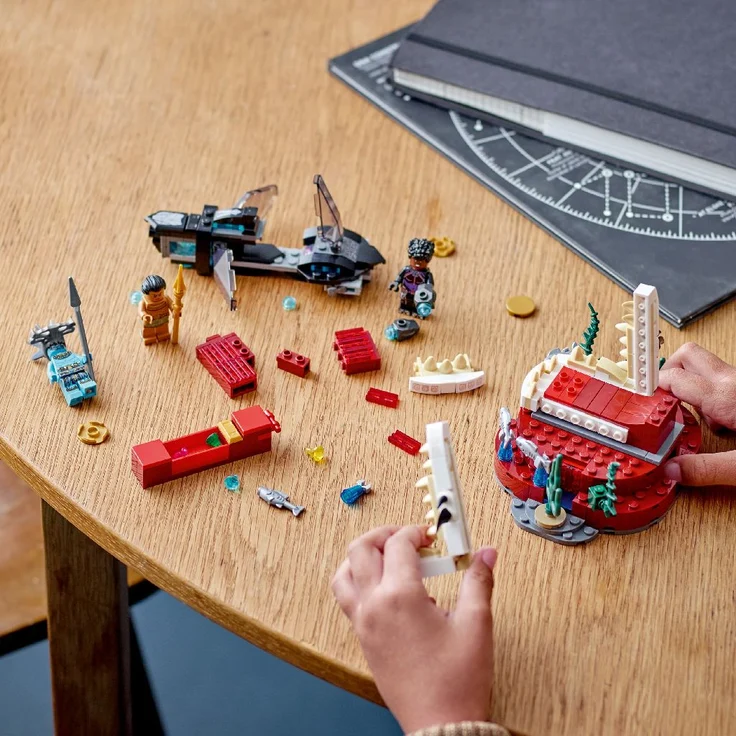 LEGO Marvel 76213 'König Namors Thronsaal', 355 Teile, ab 7 Jahren – Bild 6