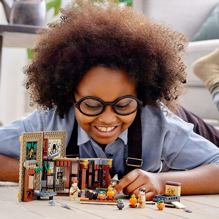 LEGO Harry Potter 76384 'Hogwarts™ Moment: Kräuterkundeunterricht', 233 Teile, ab 8 Jahren, Bauset in Buchform – Bild 12