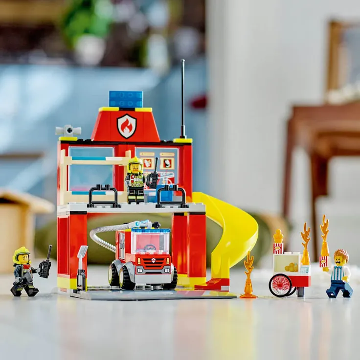 LEGO City 60375 'Feuerwehrstation und Löschauto', 153 Teile, ab 4 Jahren – Bild 5