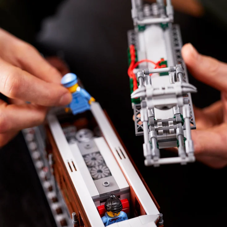 LEGO Creator Expert 10277 'Lokomotive "Krokodil"', 1271 Teile, ab 18 Jahren – Bild 7