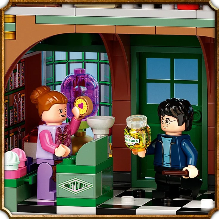 LEGO Harry Potter 76388 'Besuch in Hogsmeade™', 851 Teile, ab 8 Jahren – Bild 6