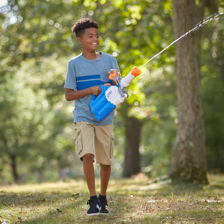 Nerf Super Soaker 'Soakzooka' Wasserpistole, mit 1,6 Liter Wassertank, Mega-Wasserstrahl, ab 7 Jahren – Bild 5