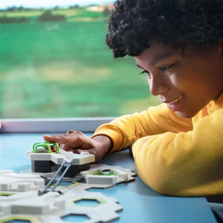 Ravensburger 'GraviTrax The Game Flow', Logikspiel für Kugelbahn Fans, ab 8 Jahren, 1+ Spieler, 30 Herausforderungen, 74 Teile, Deutscher Spielzeugpreis 2022 – Bild 4