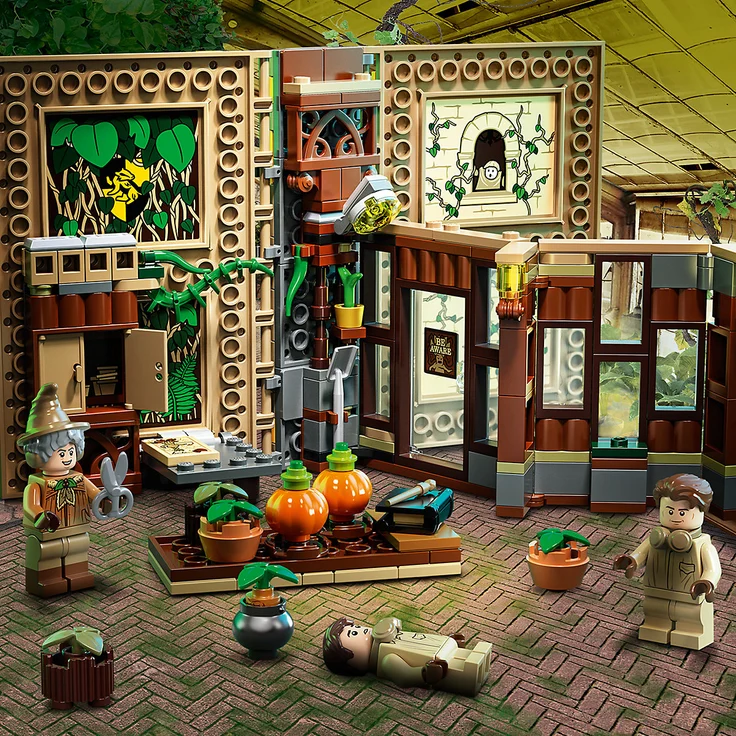 LEGO Harry Potter 76384 'Hogwarts™ Moment: Kräuterkundeunterricht', 233 Teile, ab 8 Jahren, Bauset in Buchform – Bild 8