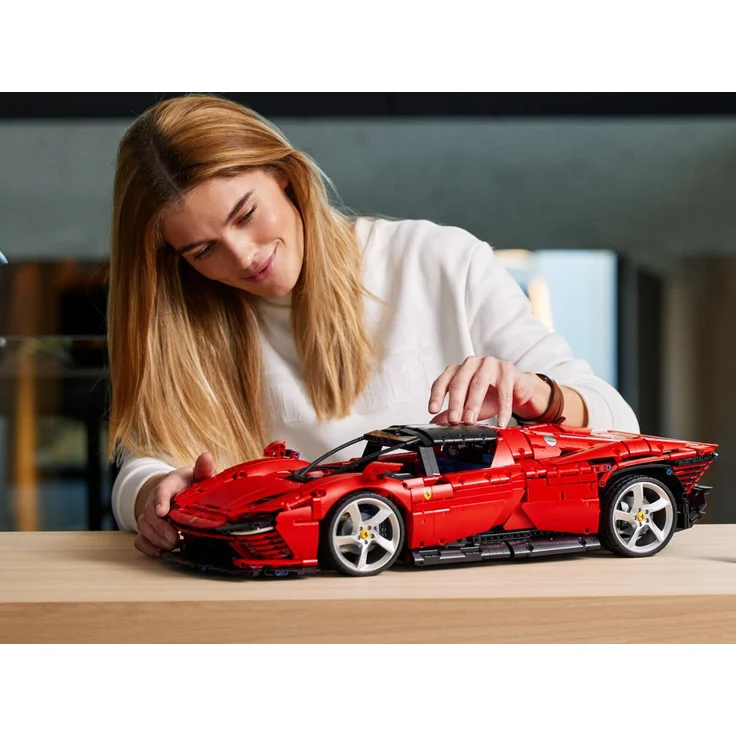LEGO Technic 42143 'Ferrari Daytona SP3', 3778 Teile, ab 18 Jahren – Bild 7