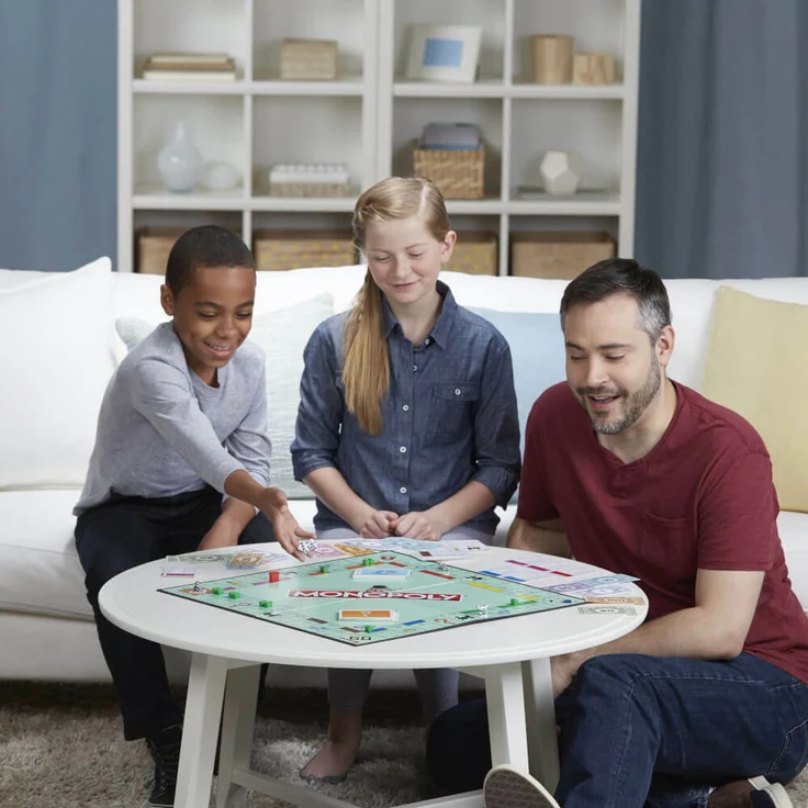 Hasbro C1009398 'Monopoly Classic', für 2-6 Spieler, 90 bis 120 Minuten Spielzeit, ab 8 Jahren – Bild 6