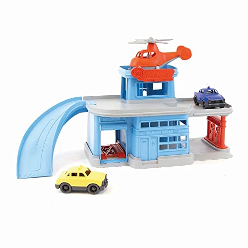 Green Toys 8601312 Parkgarage mit Hubschrauber und 2 Autos, nachhaltiges Spielset aus 100% recyceltem Kunststoff, für Kinder ab 3 Jahren