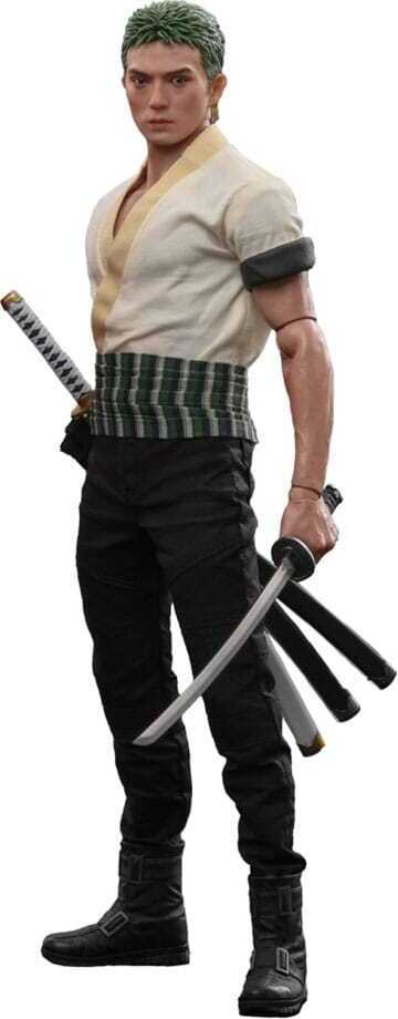 Bandai Namco Games One Piece (Netflix) Actionfigur 1/6 Lorenor Zorro, 31 cm mit Zubehörteilen und Figurenständer