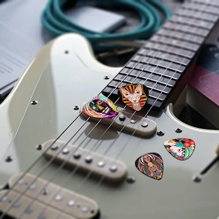 K KAREZOG Plektrum 24 Stück, Gitarren Picks 0.46/0.71/0.96/1.20mm, Zelluloid Plektren in Metallbox für Akustikgitarre, E-Gitarre, Bass, Ukulele – Bild 4