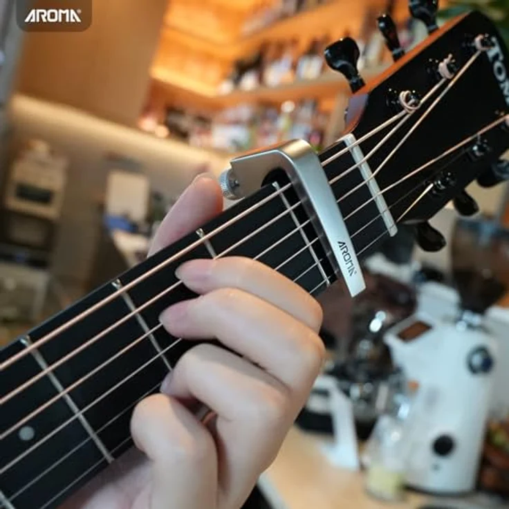AROMA Aroma Kapodaster, verstellbare Spannung für 6-saitige Akustik- und E-Gitarren, langlebige Zinklegierung, erhältlich in Silber oder Vintage-Bronze – Bild 4