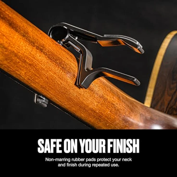 Dunlop Trigger Capo Acoustic Flat M, Kapodaster für klassische und Westerngitarren mit flachem Griffbrett, Farbe: Ahorn – Bild 5